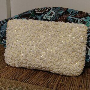 👜 1950s Vintage La Regale LTD Beaded & Sequined Clutch – Elegant Evening Bag